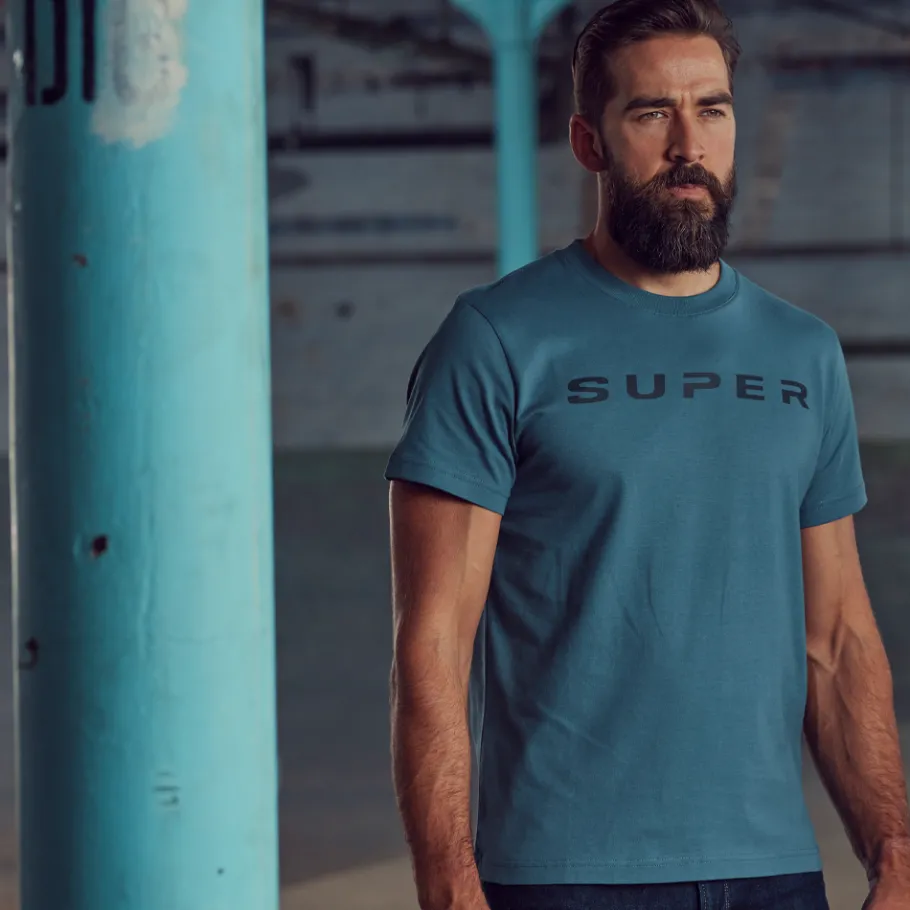 bl_supertshirt_herr_1.webp Scania T-shirts | Blå SUPER-t-shirt – herr