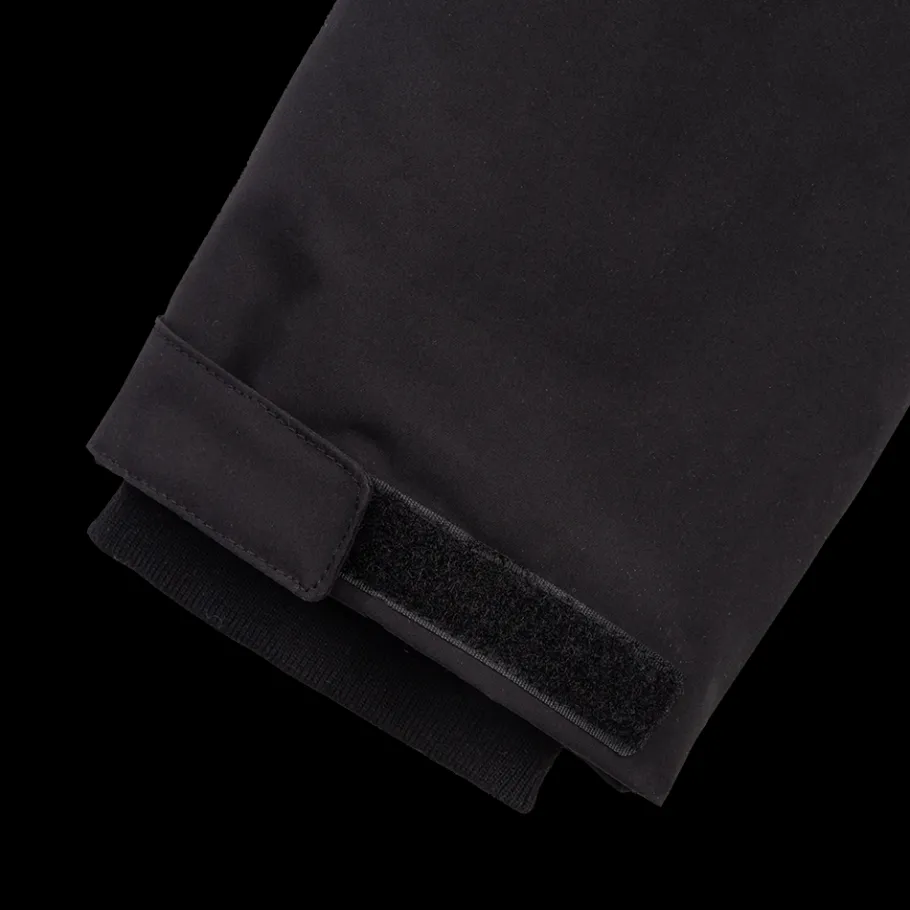 klassisk_svart_parkas_herrr_3.webp Scania Jackor & Västar | Klassisk svart parkas – Herrr