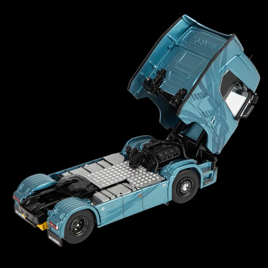scania__s_v_frostutgva_i_skala_2.webp Scania Lastbilar | 770 S V8 Frost-utgåva i 1:50-skala